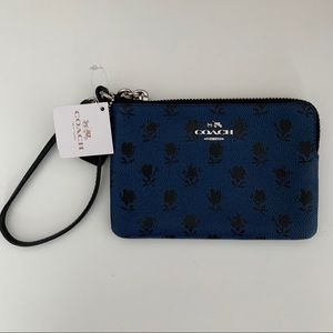 NWT COACH Corner Zip Wristlet
